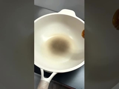 De Anhui brede noedels koken met garnalenpasta