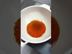 Bij het koken van instant noodles met dubbele eieren, is de smaak verhoogd.