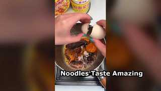 Vermicelli, noedels, eierrundvlees en groenten