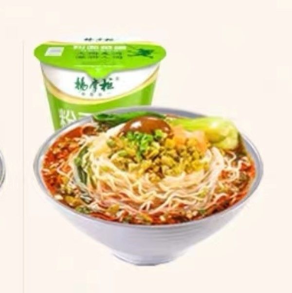 Kruidige Zoete Koreaanse Instant Noodles Bowl Met Geurige Kruidige Zuurbonen Aroma Instant Vermicelli Combinatie