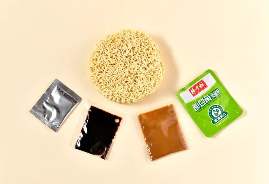 Wuhan Droge Instant Noodles ((Spicy Sesam Sauce Gemaakte Noodles met smaak) OEM Acceptabel 158g*12