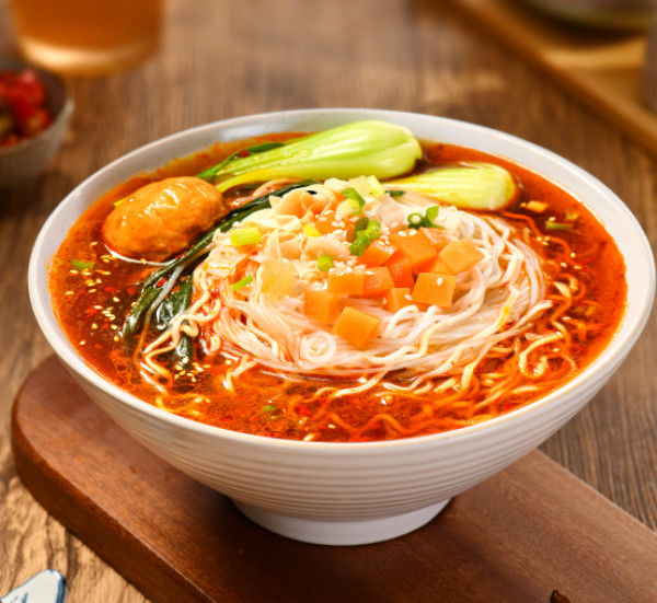 Soep Instant Rattan Peper Gekookte vis smaak Instant Noodles En Vermicelli Heerlijk 196g