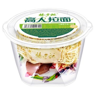 Kruidig rundvlees smaak Ramen Instant Noodles Niet gebakken / Cup Noodles rundvlees Kruidig zuur en kruidig met ei